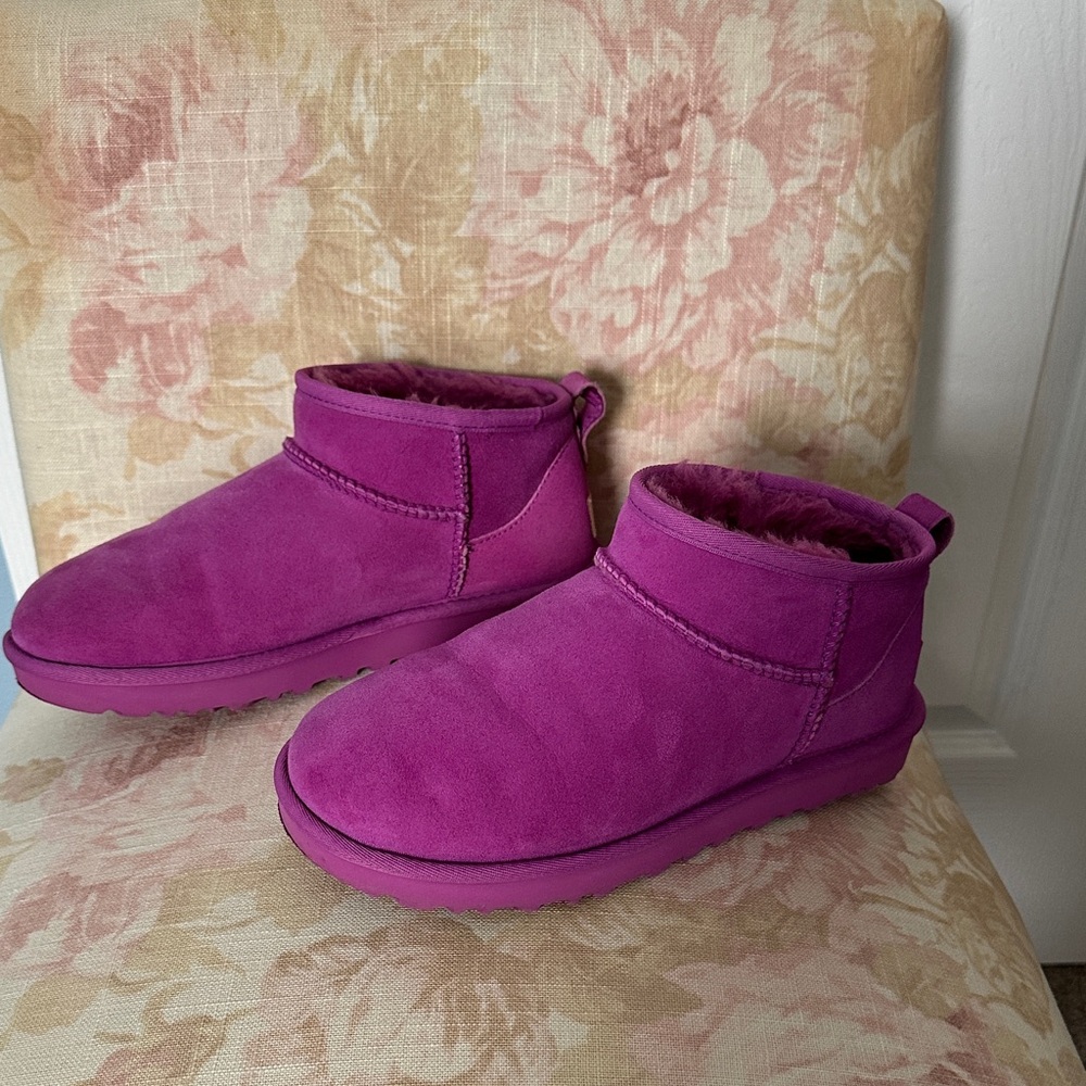 UGG Ultra Mini Classic Boot (Women) Size 8 - Picture 7 of 8